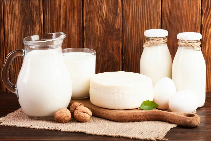 Leite e derivados são alimentos ricos em zinco. Fonte da imagem: Freepik.