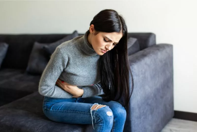 O uso de probiótico ajuda a prevenir doenças digestivas, como a grastrite. Fonte da imagem: freepik.