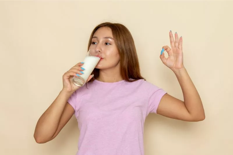 O uso de probióticos aliviam os sintomas da intolerância à lactose. Fonte da imagem: freepik.